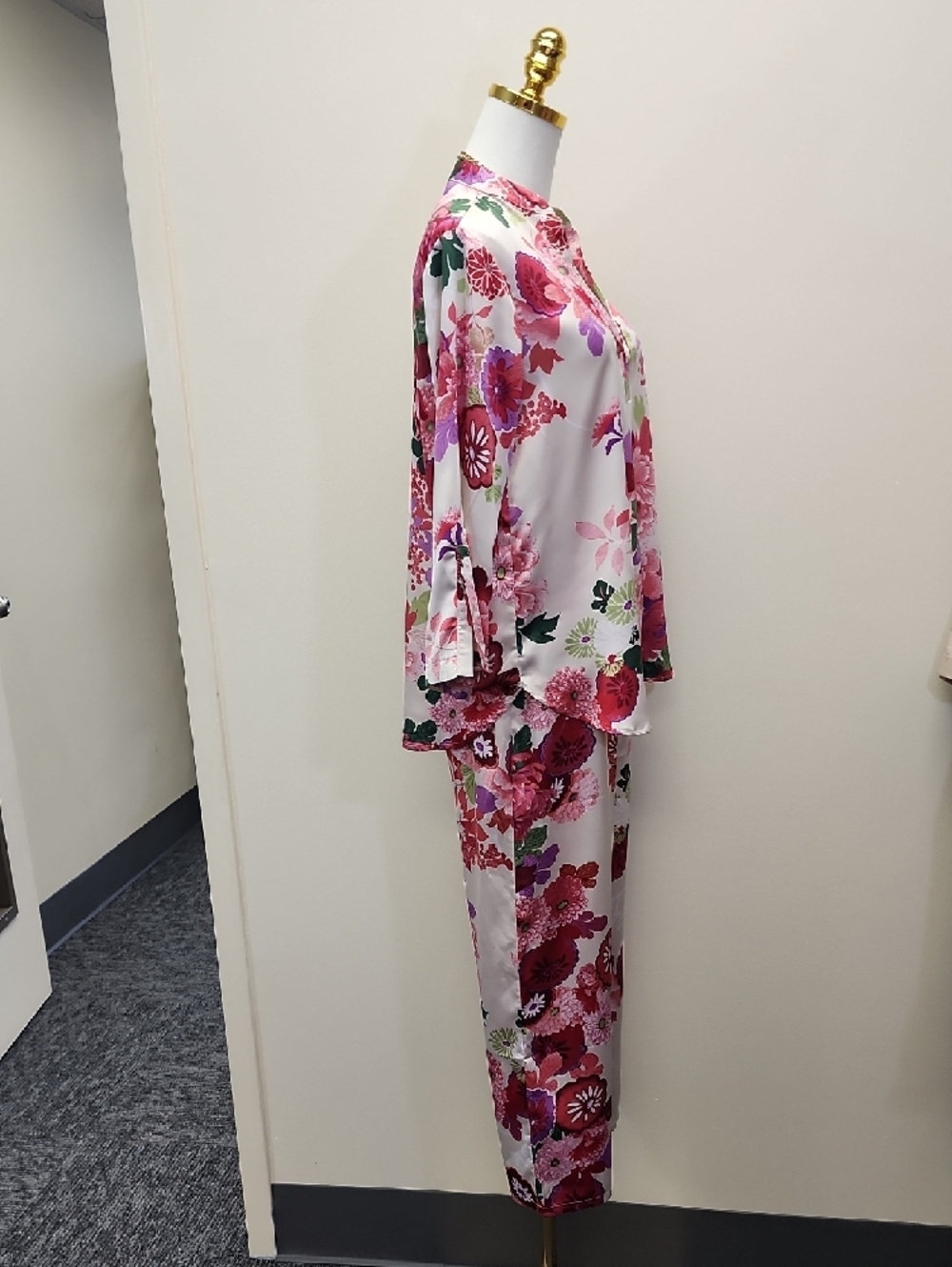 Natori Floral Satin Pajama Set 2 Piece Sleepwear Pink White XS - Picture 2 of 13